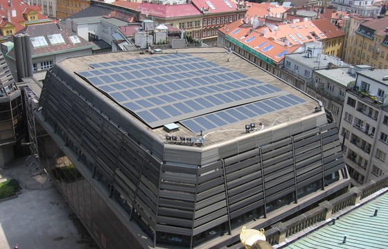 Nrodn divadlo - fotovoltaick stecha